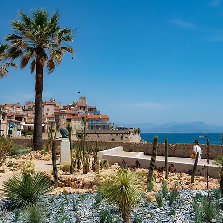 Antibes, A Vos Pieds Apartment